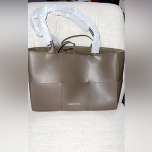 Verano Hill Cedar Brown Tote, NWOT 🔥🔥